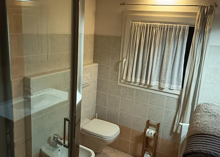 לינה וארוחת בוקר Sibi ליירנה